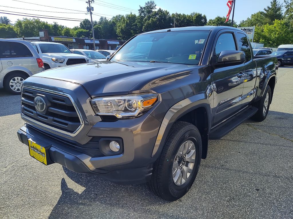 2018 Toyota Tacoma Image 4