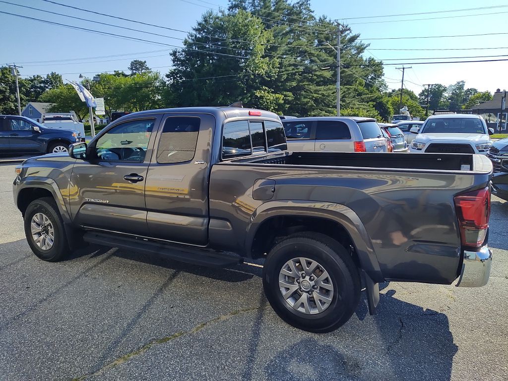 2018 Toyota Tacoma Image 5