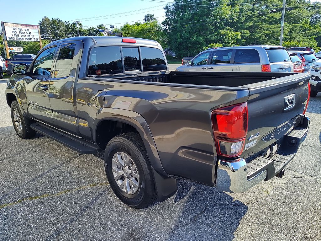 2018 Toyota Tacoma Image 7