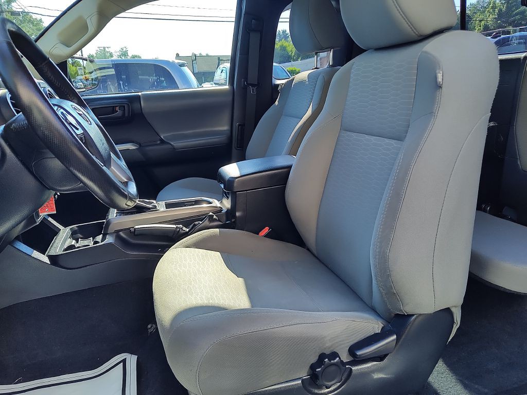 2018 Toyota Tacoma Image 11