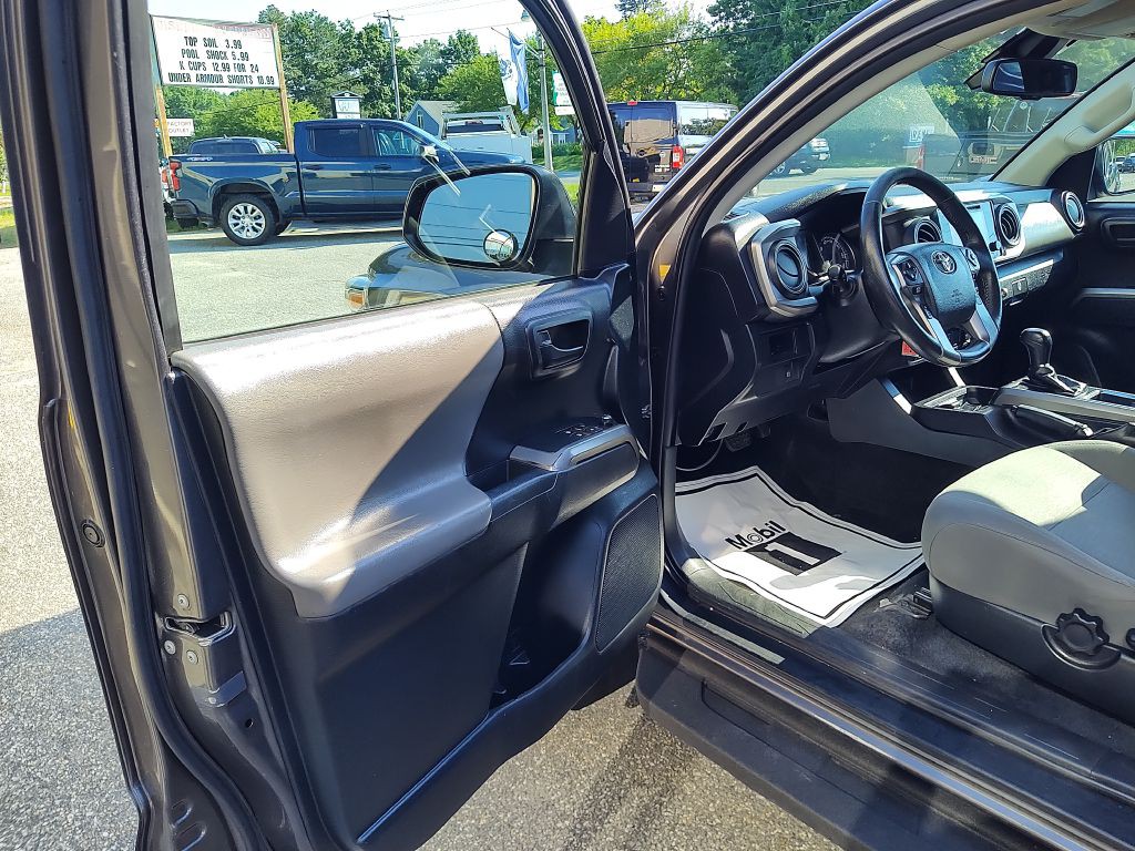 2018 Toyota Tacoma Image 13