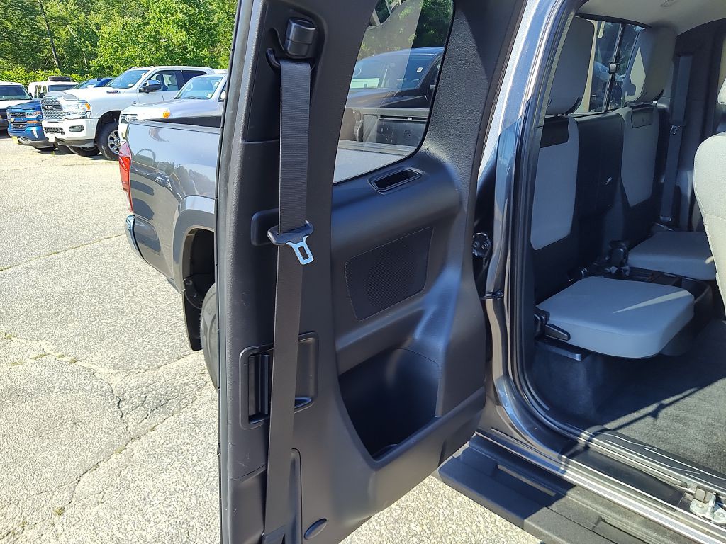 2018 Toyota Tacoma Image 20
