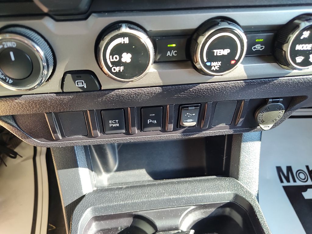 2018 Toyota Tacoma Image 29