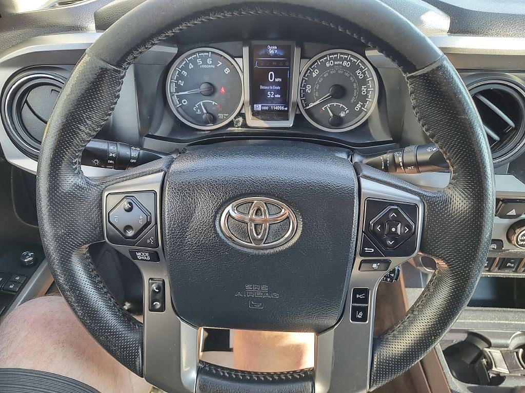 2018 Toyota Tacoma Image 32