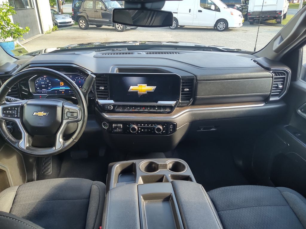 2024 Chevrolet Silverado 1500 Image 9