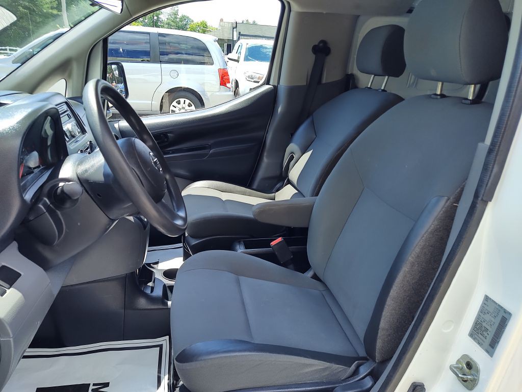 2017 Nissan NV200 Image 10