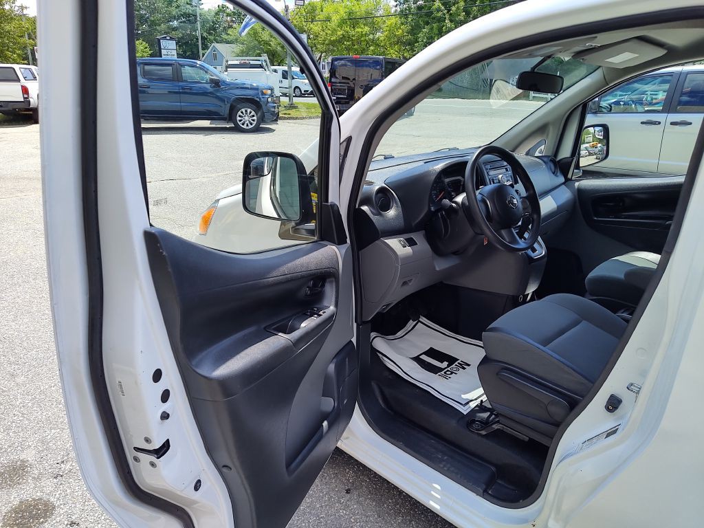 2017 Nissan NV200 Image 11