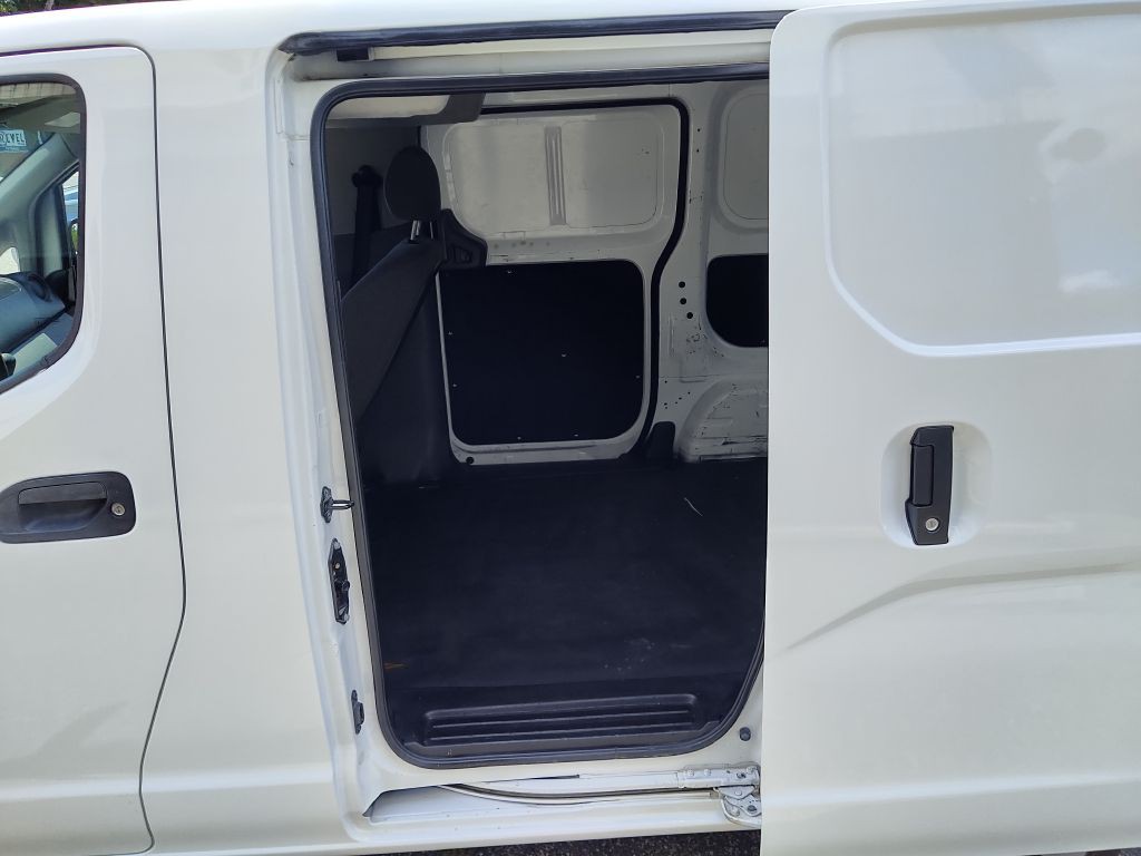 2017 Nissan NV200 Image 13