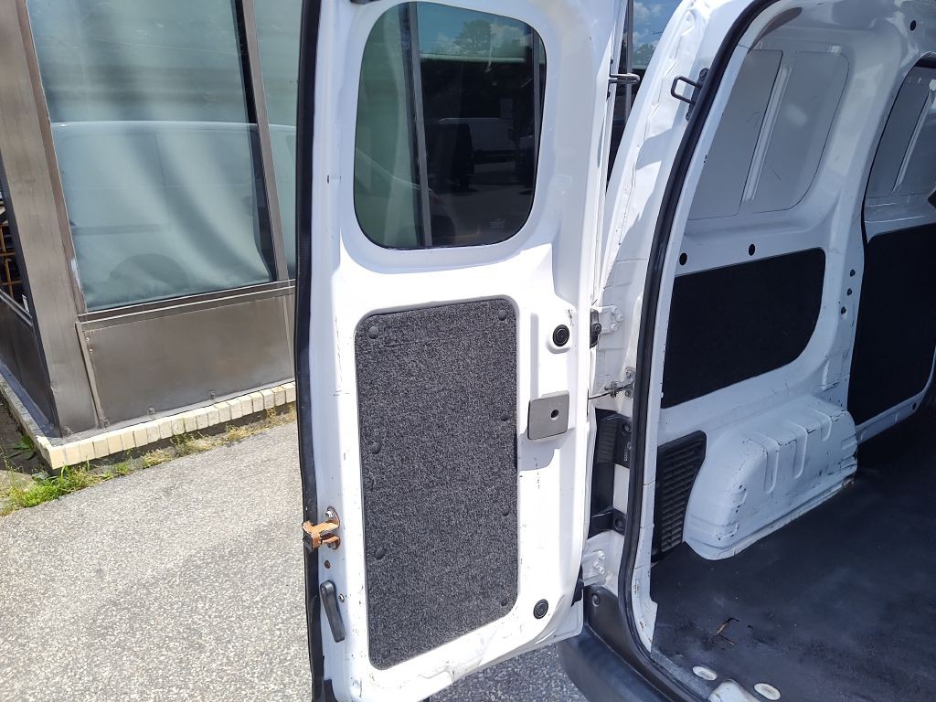 2017 Nissan NV200 Image 15