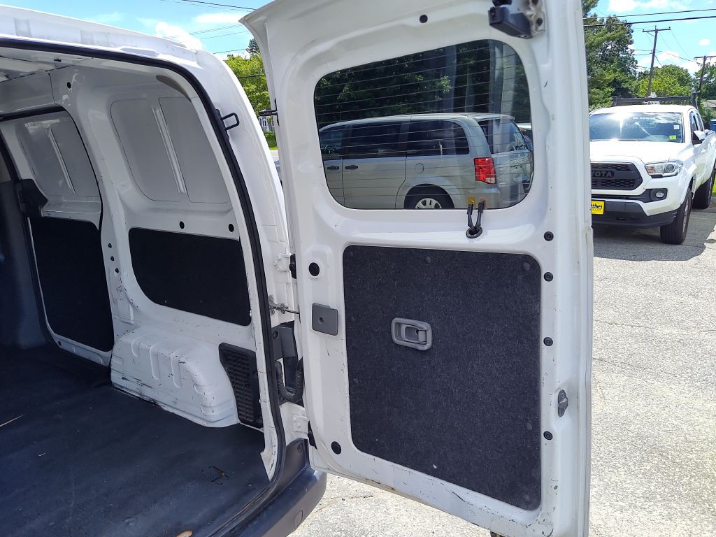 2017 Nissan NV200 Image 16