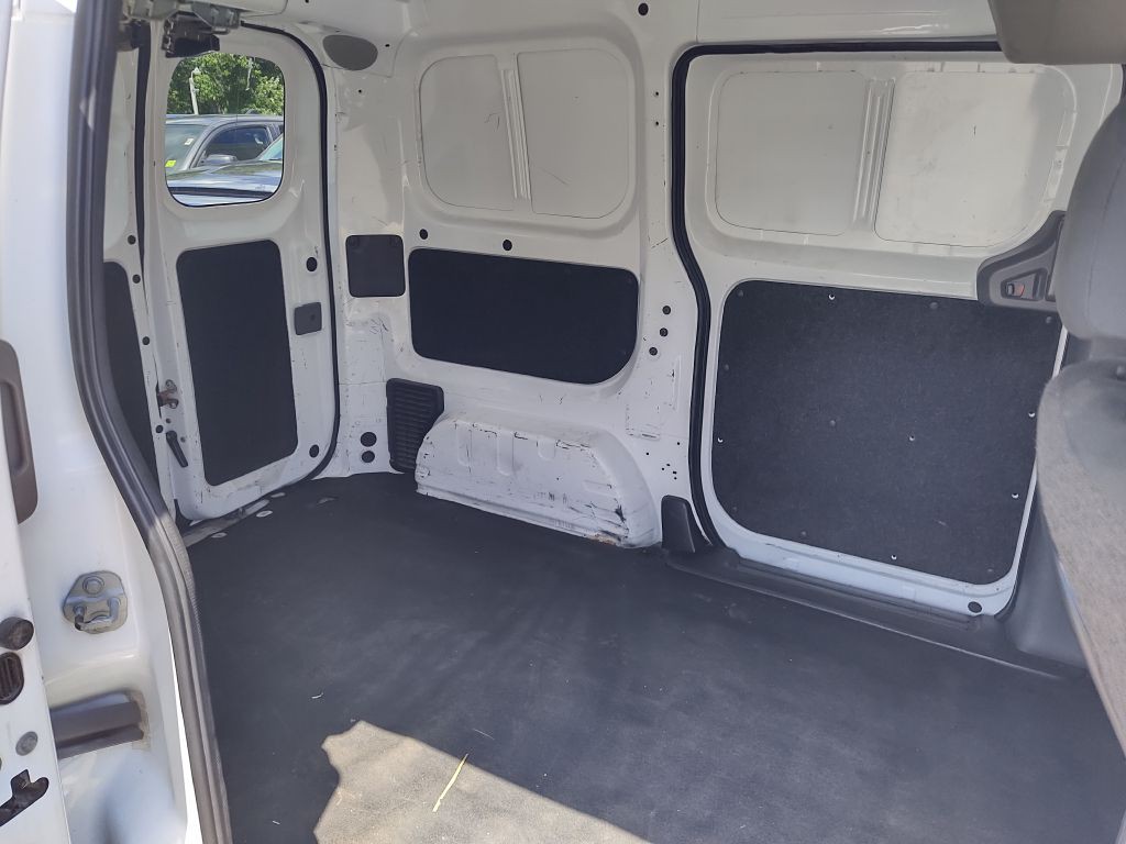 2017 Nissan NV200 Image 17