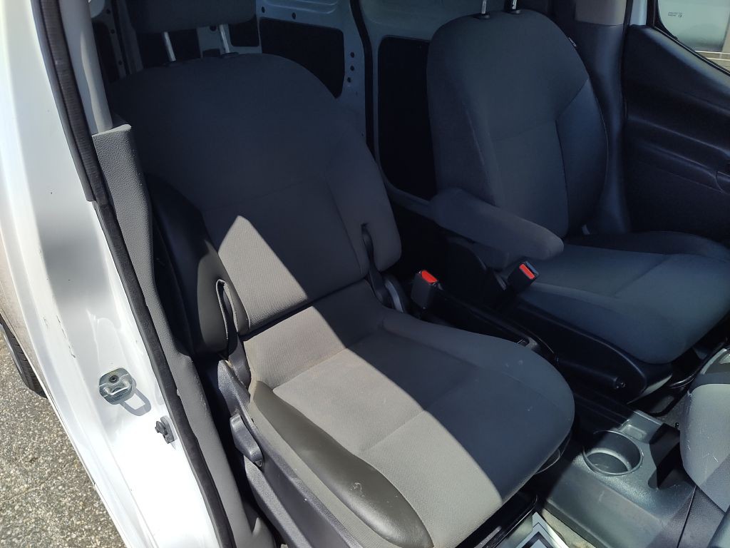 2017 Nissan NV200 Image 19