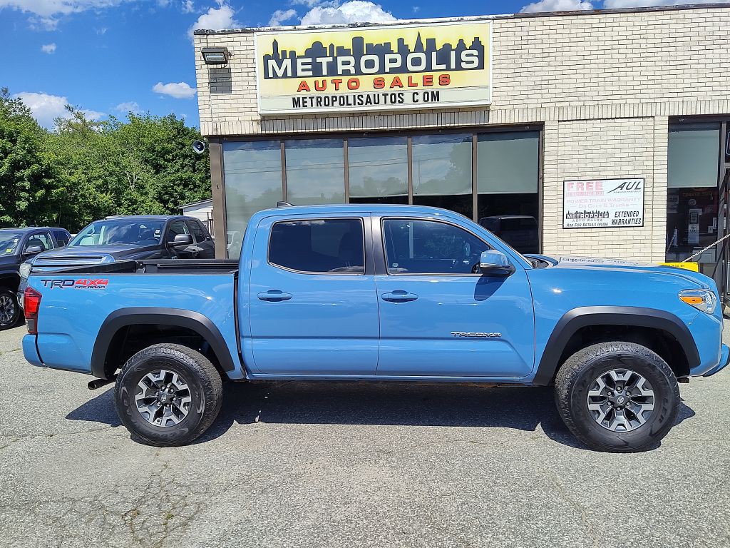 2019 Toyota Tacoma Image 1
