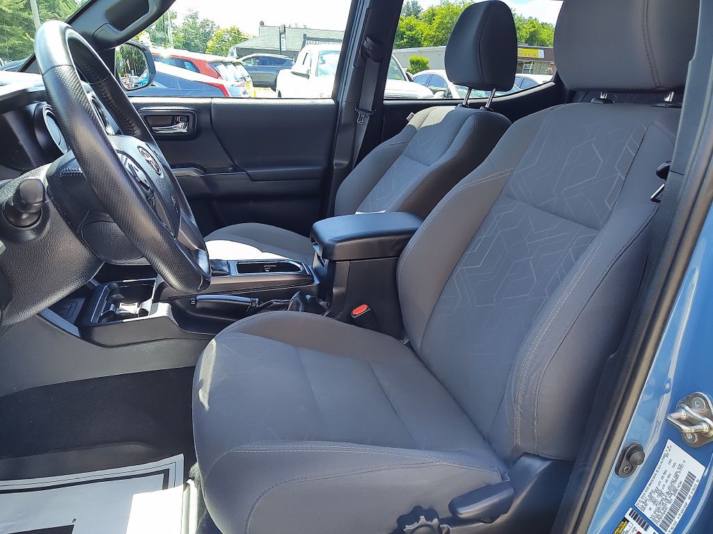 2019 Toyota Tacoma Image 10