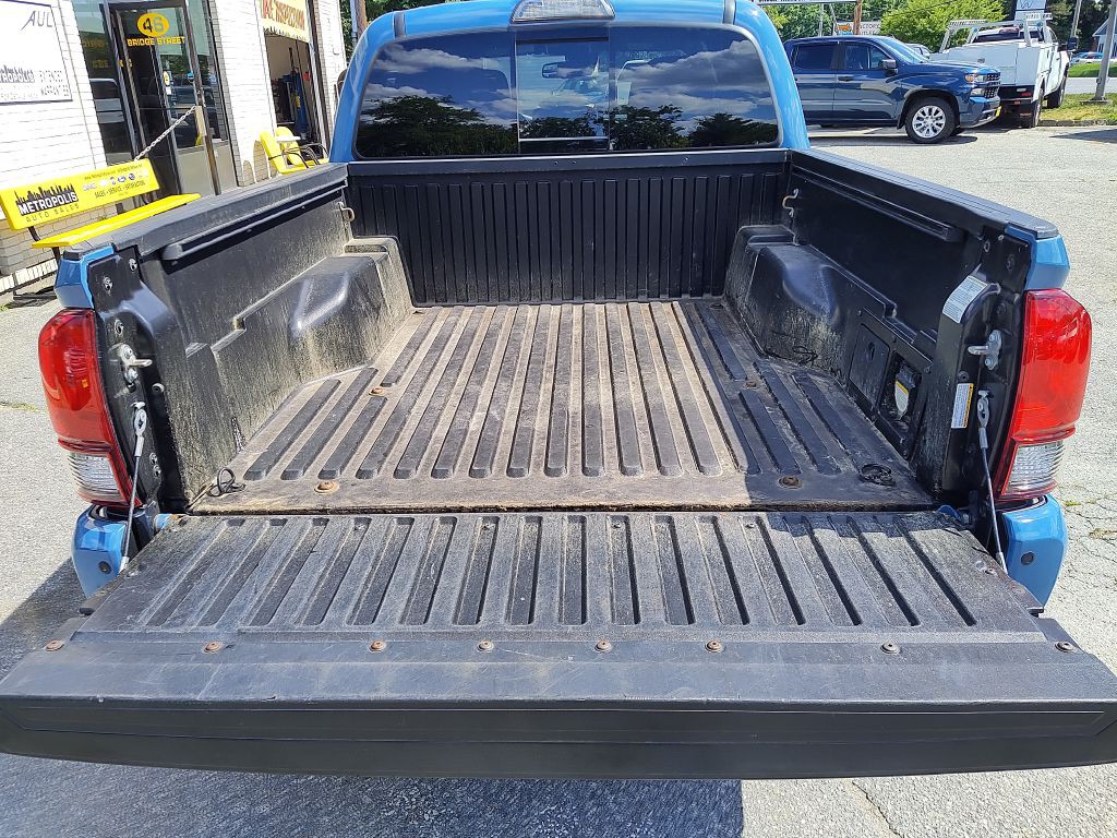 2019 Toyota Tacoma Image 14