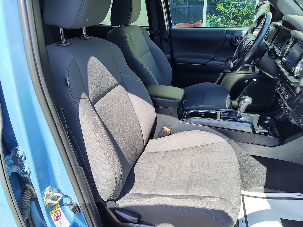 2019 Toyota Tacoma Image 17