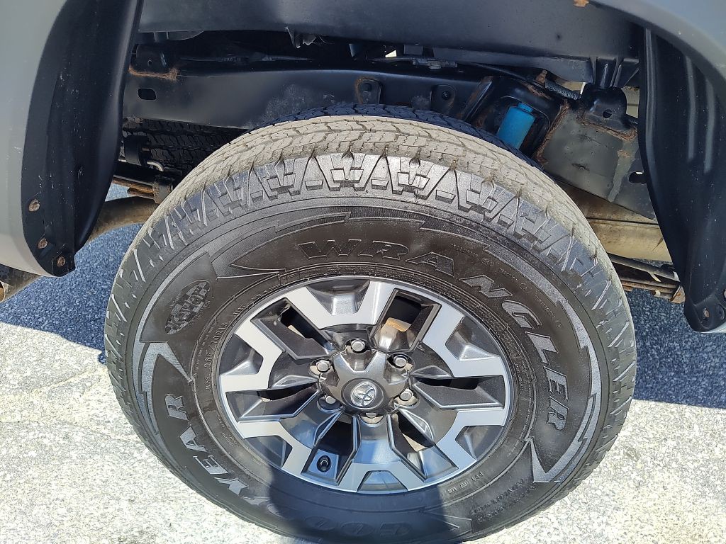 2019 Toyota Tacoma Image 20