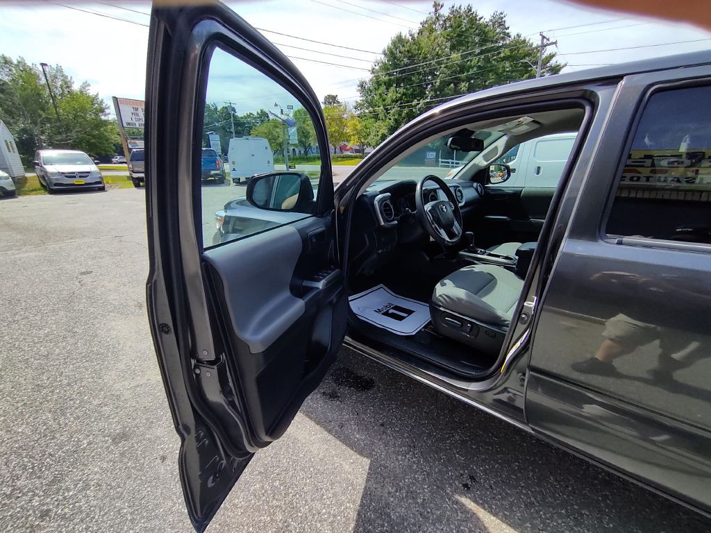 2022 Toyota Tacoma Image 11