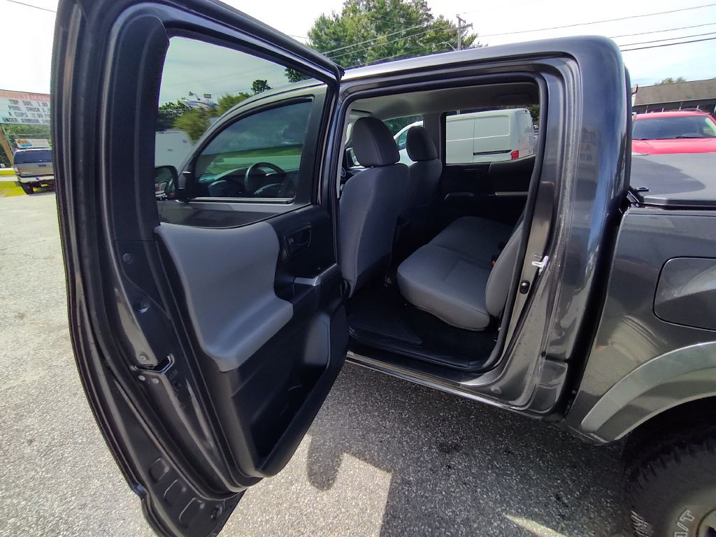 2022 Toyota Tacoma Image 13