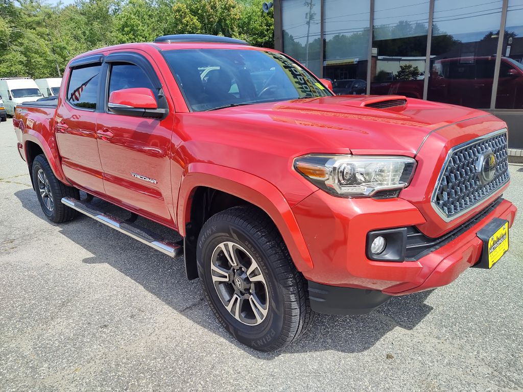 2018 Toyota Tacoma Image 2