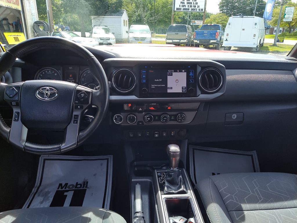 2018 Toyota Tacoma Image 9