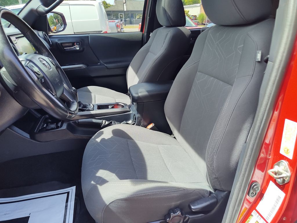 2018 Toyota Tacoma Image 10