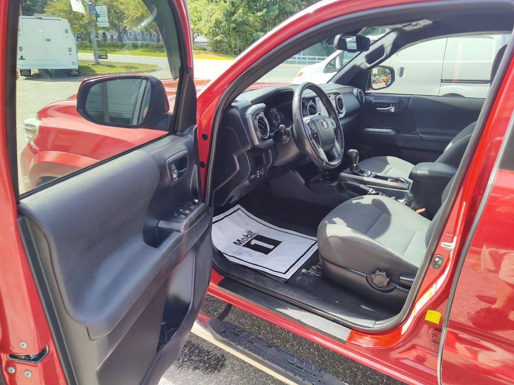 2018 Toyota Tacoma Image 11