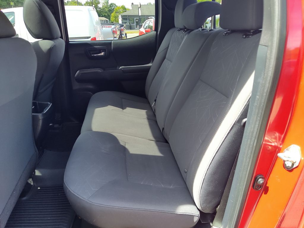 2018 Toyota Tacoma Image 12