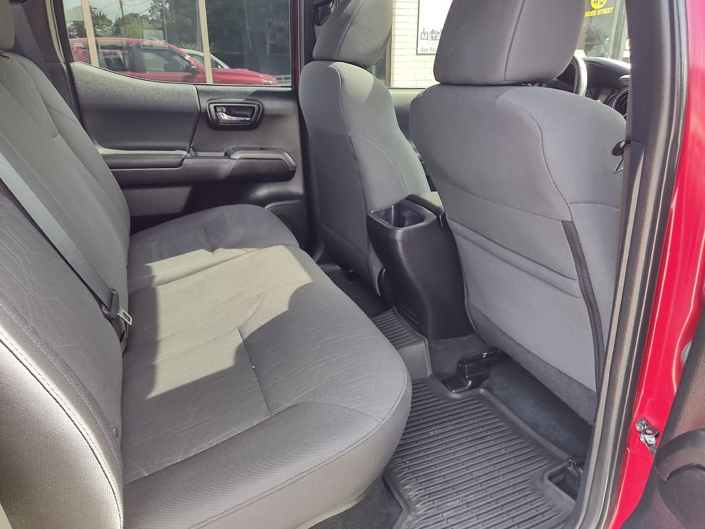 2018 Toyota Tacoma Image 15