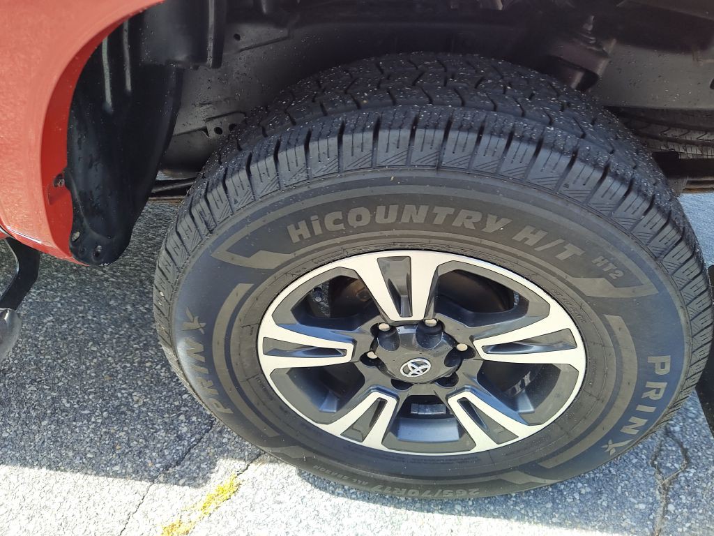 2018 Toyota Tacoma Image 21