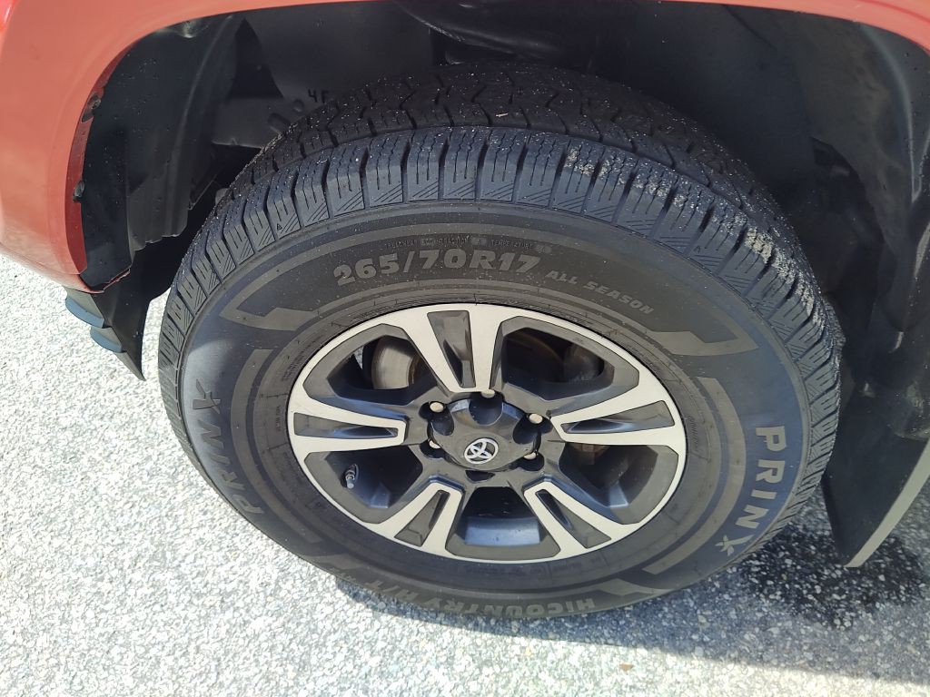 2018 Toyota Tacoma Image 22