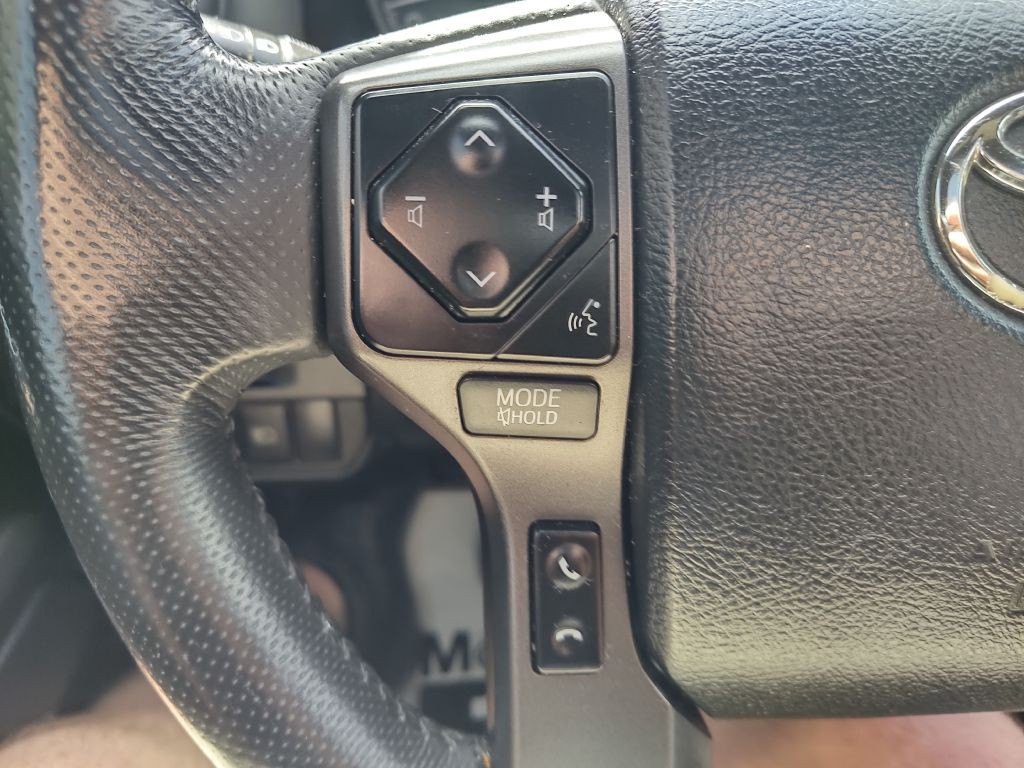 2018 Toyota Tacoma Image 32