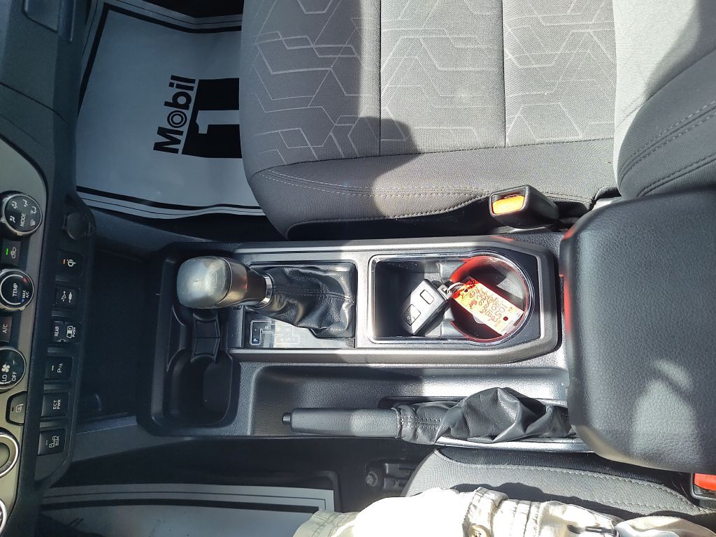 2018 Toyota Tacoma Image 34