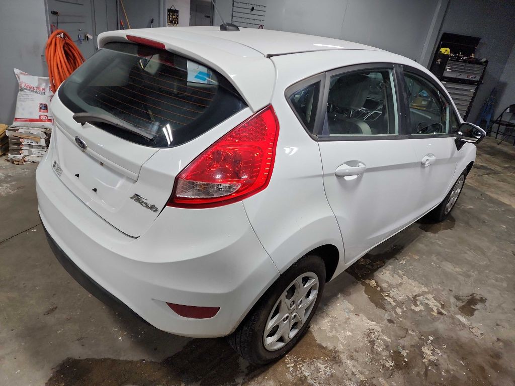 2013 Ford Fiesta Image 6