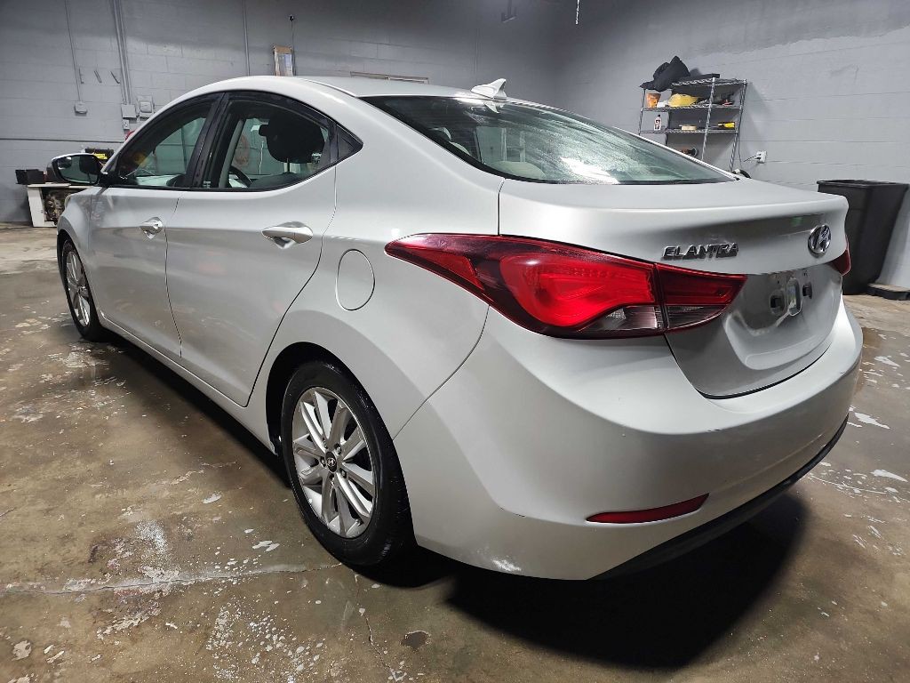 2016 Hyundai Elantra Image 5