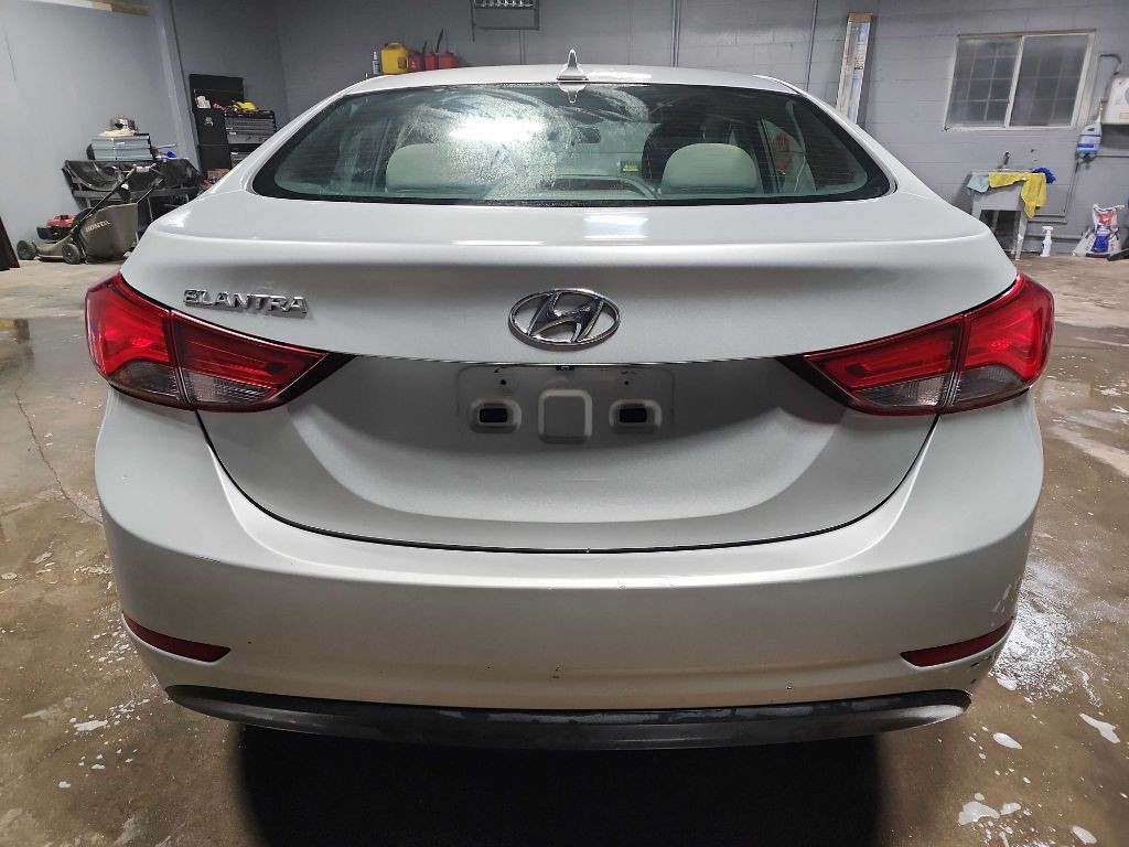 2016 Hyundai Elantra Image 6