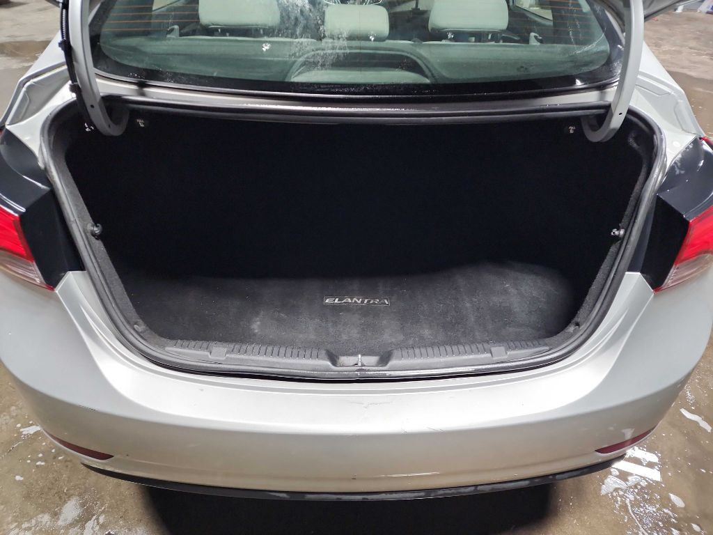 2016 Hyundai Elantra Image 7