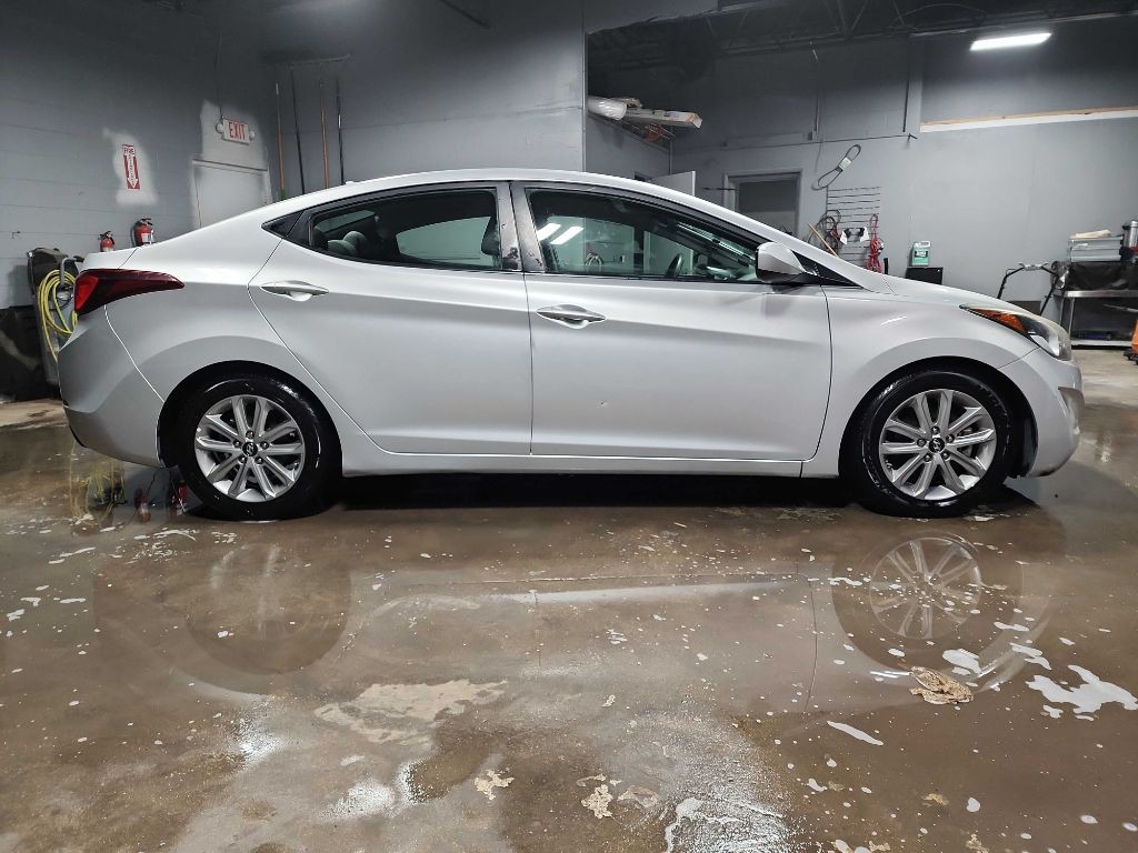 2016 Hyundai Elantra Image 9