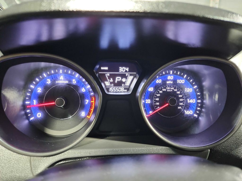 2016 Hyundai Elantra Image 25