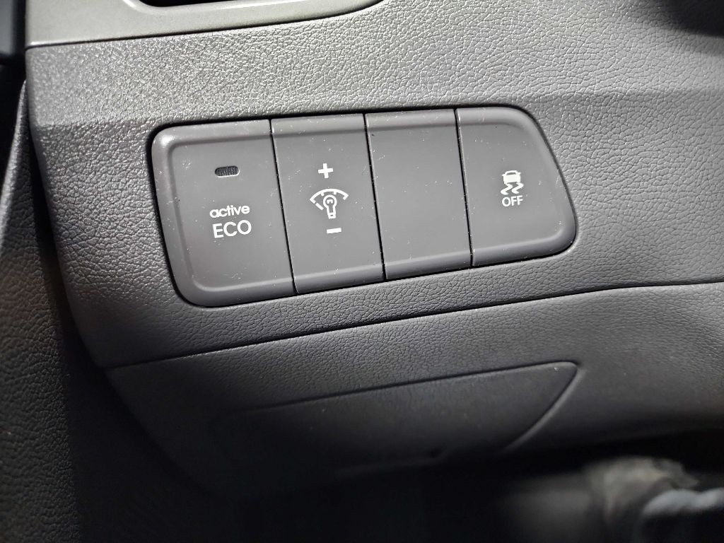 2016 Hyundai Elantra Image 26