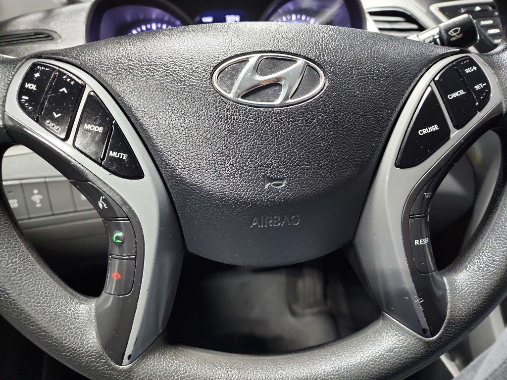 2016 Hyundai Elantra Image 27