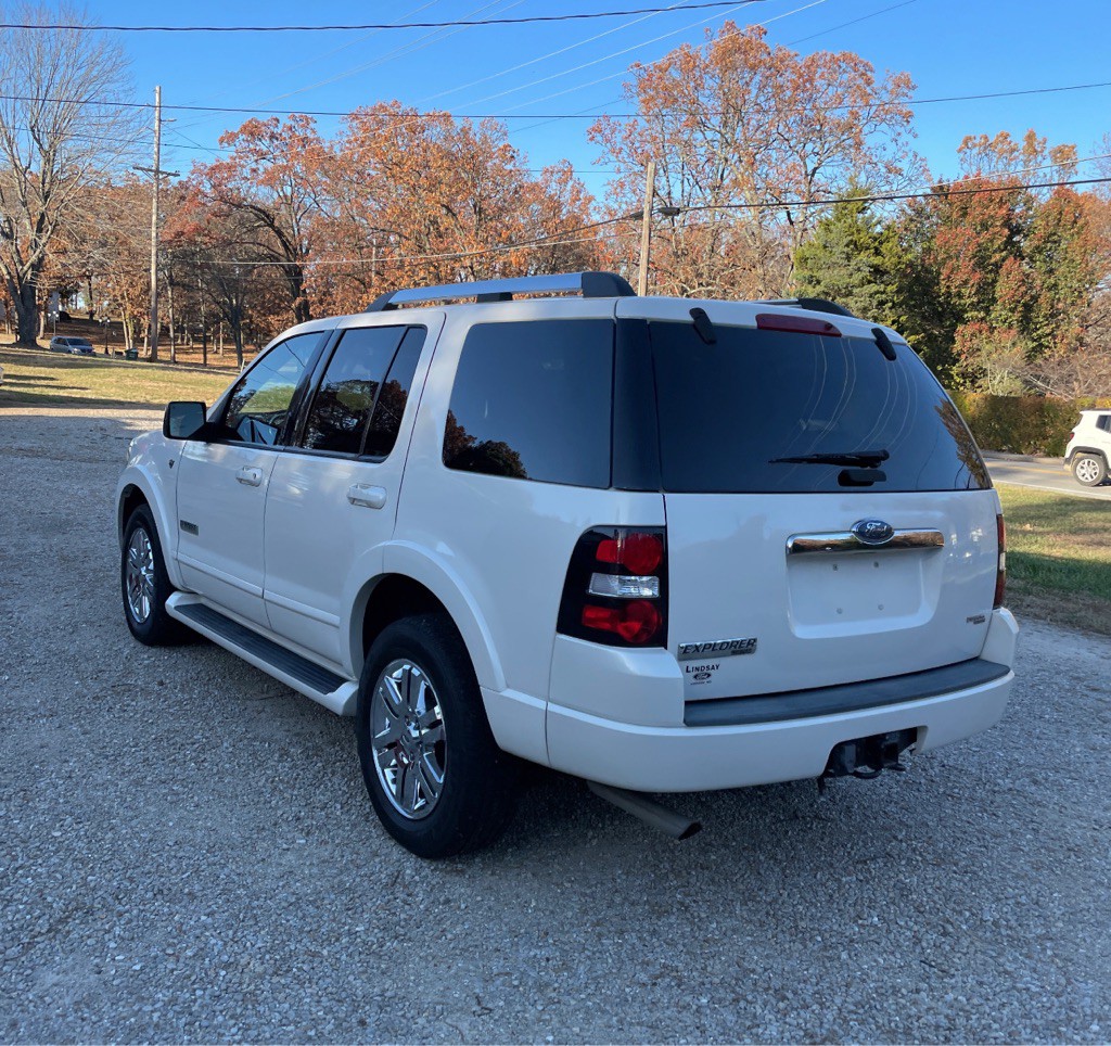 2007 Ford Explorer Image 4