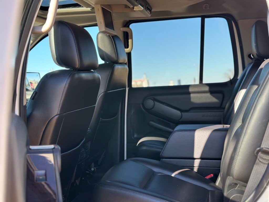 2007 Ford Explorer Image 11
