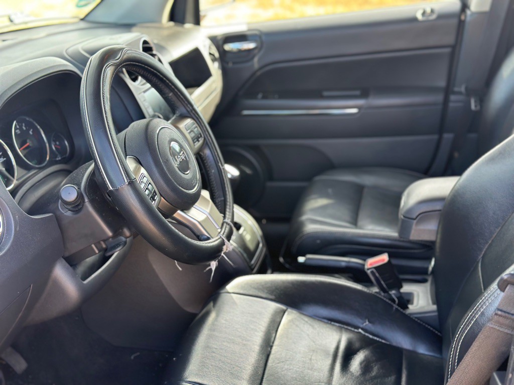2011 Jeep Compass Image 5