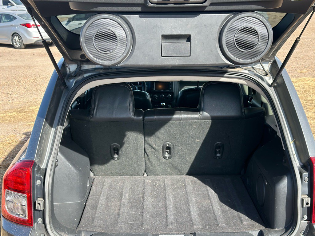 2011 Jeep Compass Image 8