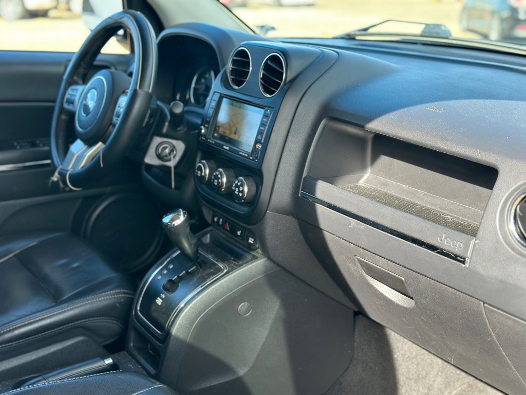 2011 Jeep Compass Image 10