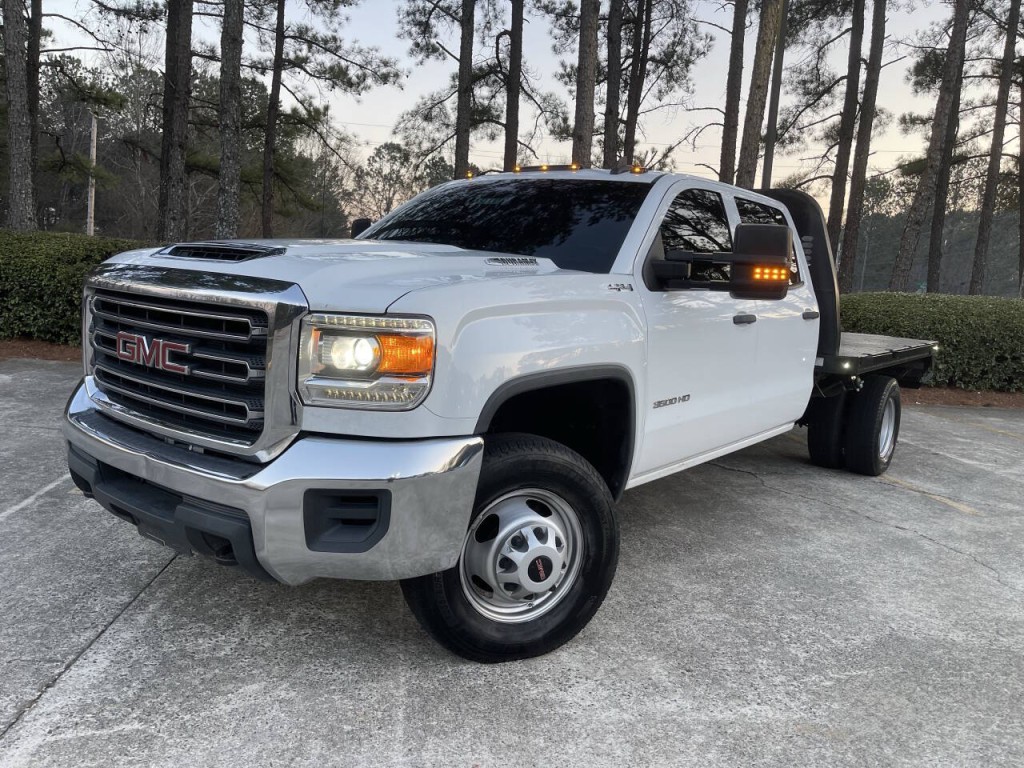 2019 GMC Sierra 3500 Image 2