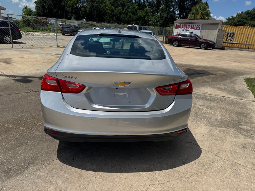2017 Chevrolet Malibu Image 4