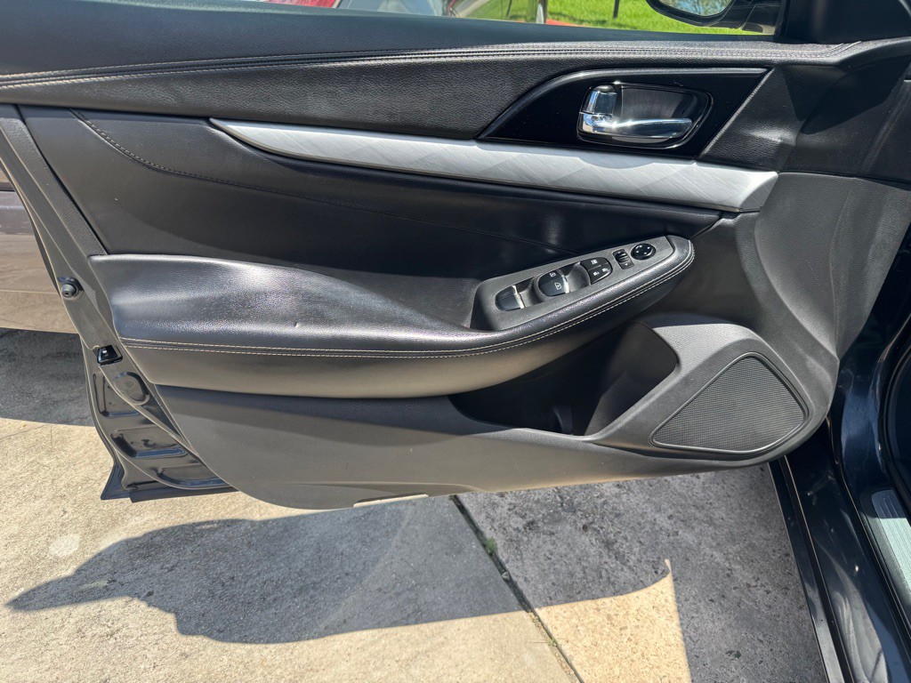 2016 Nissan Maxima Image 8