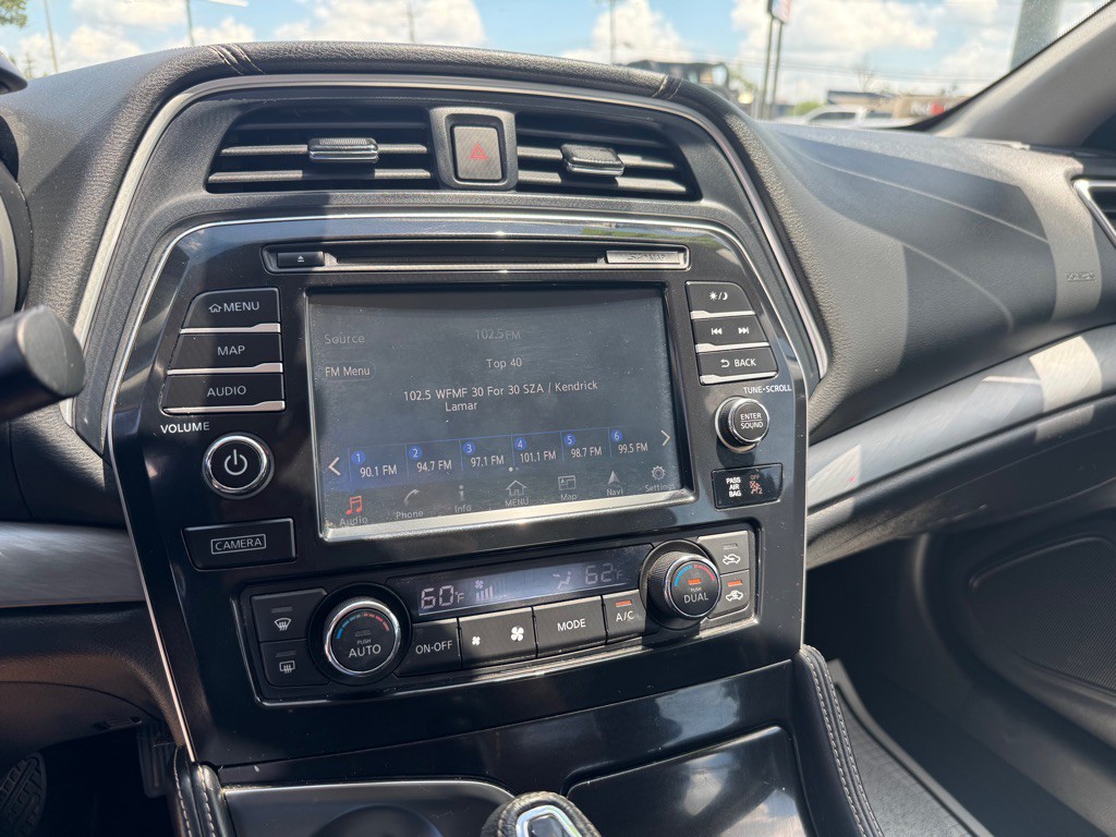 2016 Nissan Maxima Image 9